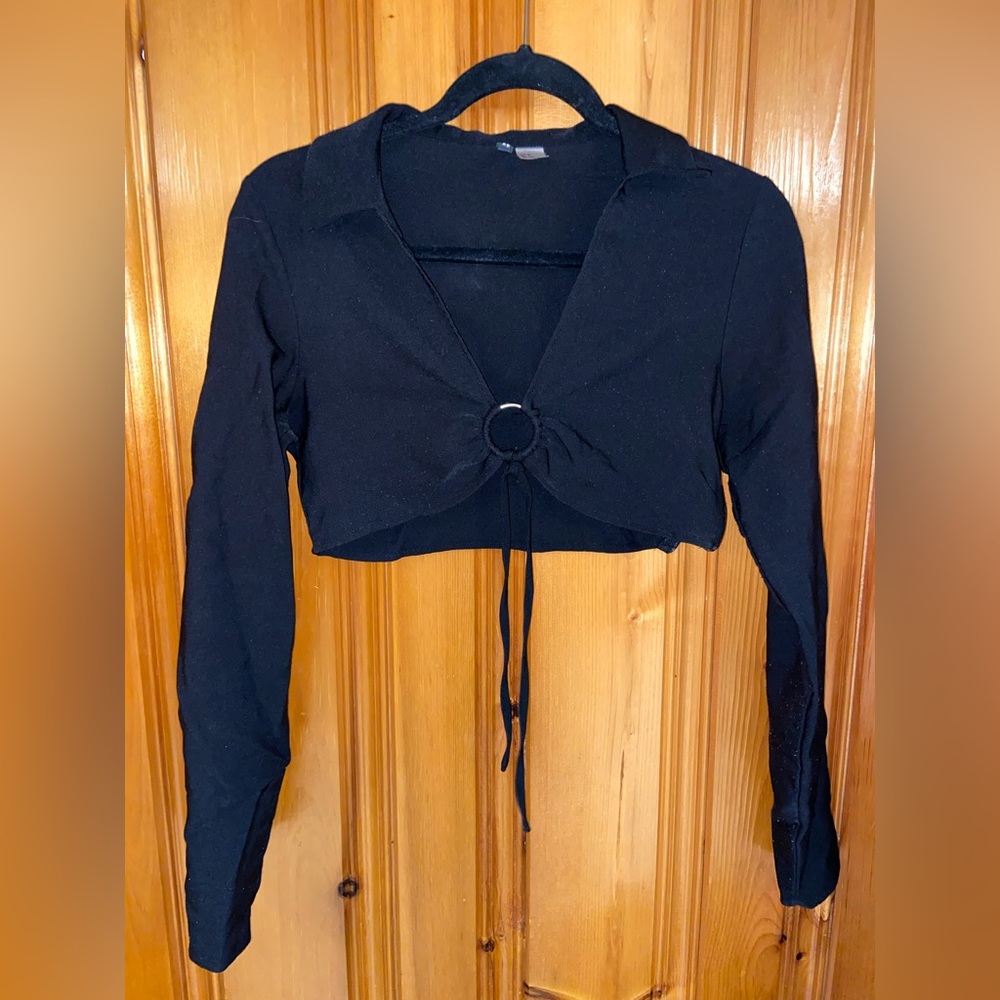H&M black crop top